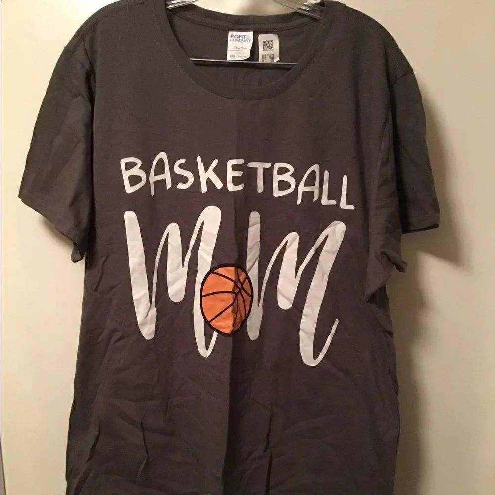 Women’s Basketball Mom T-shirt XXL NEW